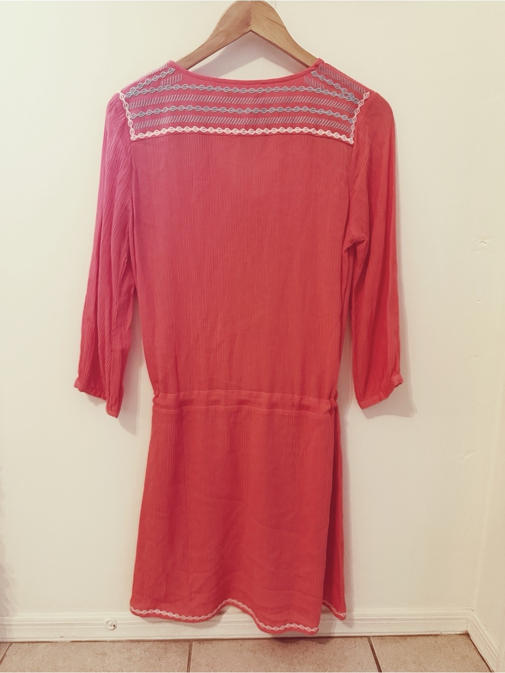 NWOT THML Embroidered Boho 3/4 sleeve Dress with Tassel Tie at Waist in Coral S - Picture 5 of 6